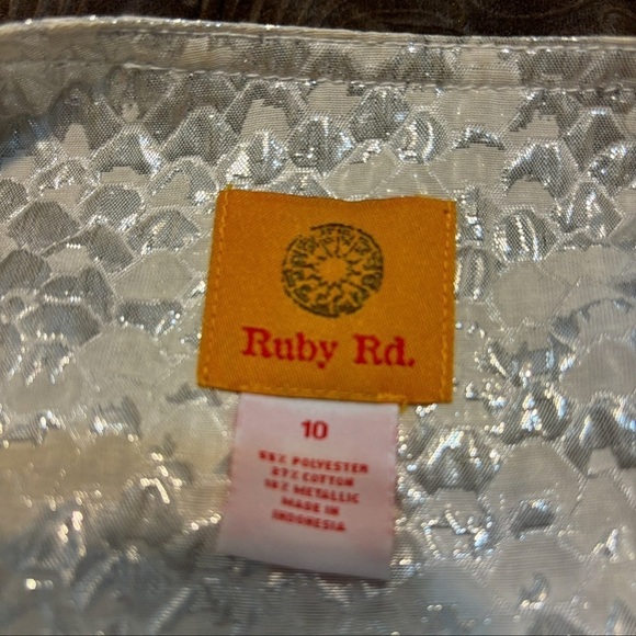 New Without Tags White Blouse With Iridescent Buttons by Ruby Red Size 10 - Picture 4 of 10